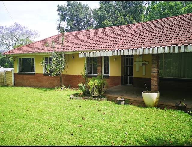3 BEDROOM FREEHOLD TO LET IN BLACKRIDGE